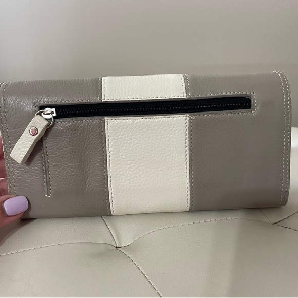 Chicks and Girlies Wallet/Wristlet - Picture 2 of 3